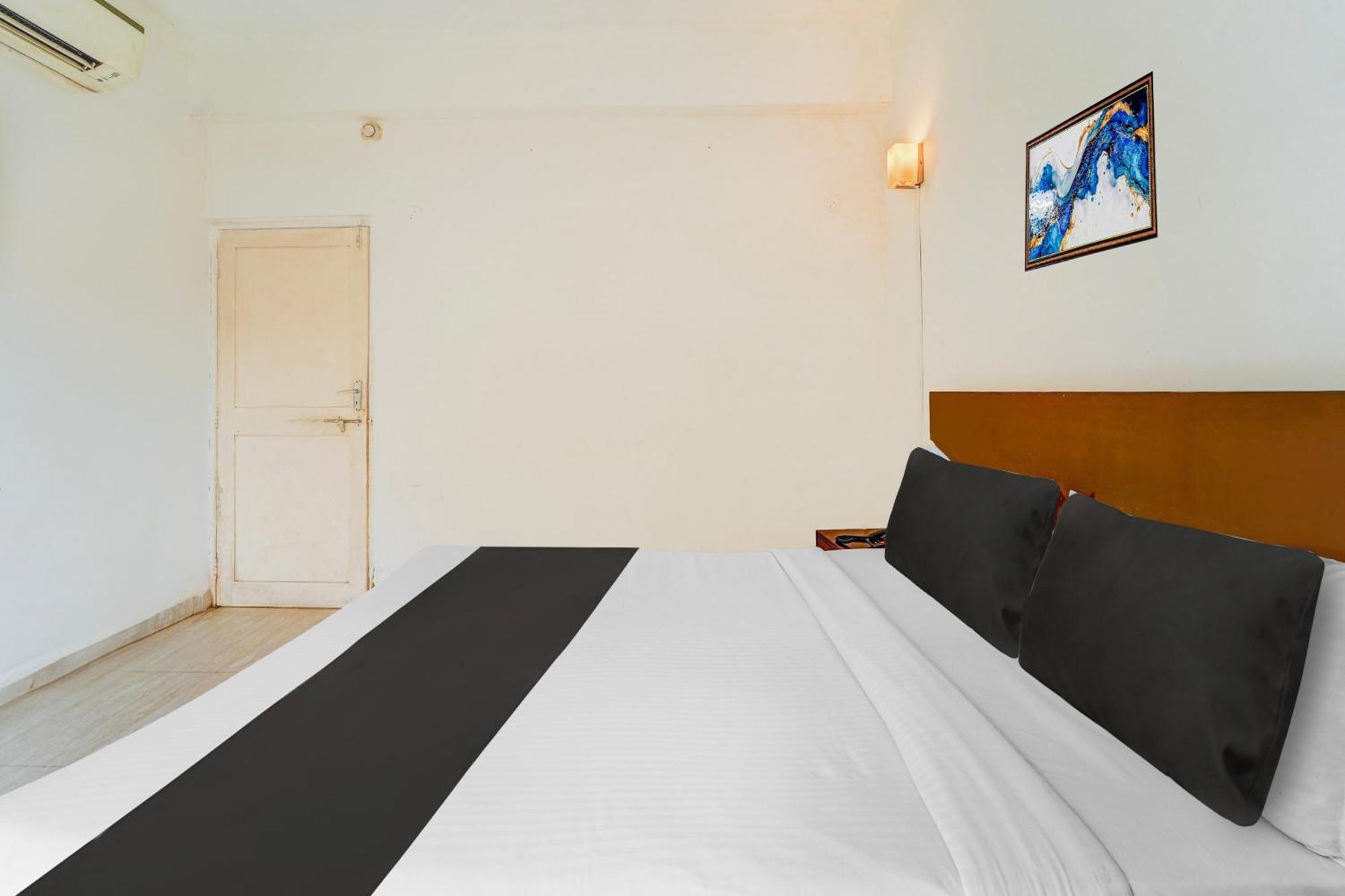 Super Townhouse - Baga Circle Formerly Park Avenue Hotel