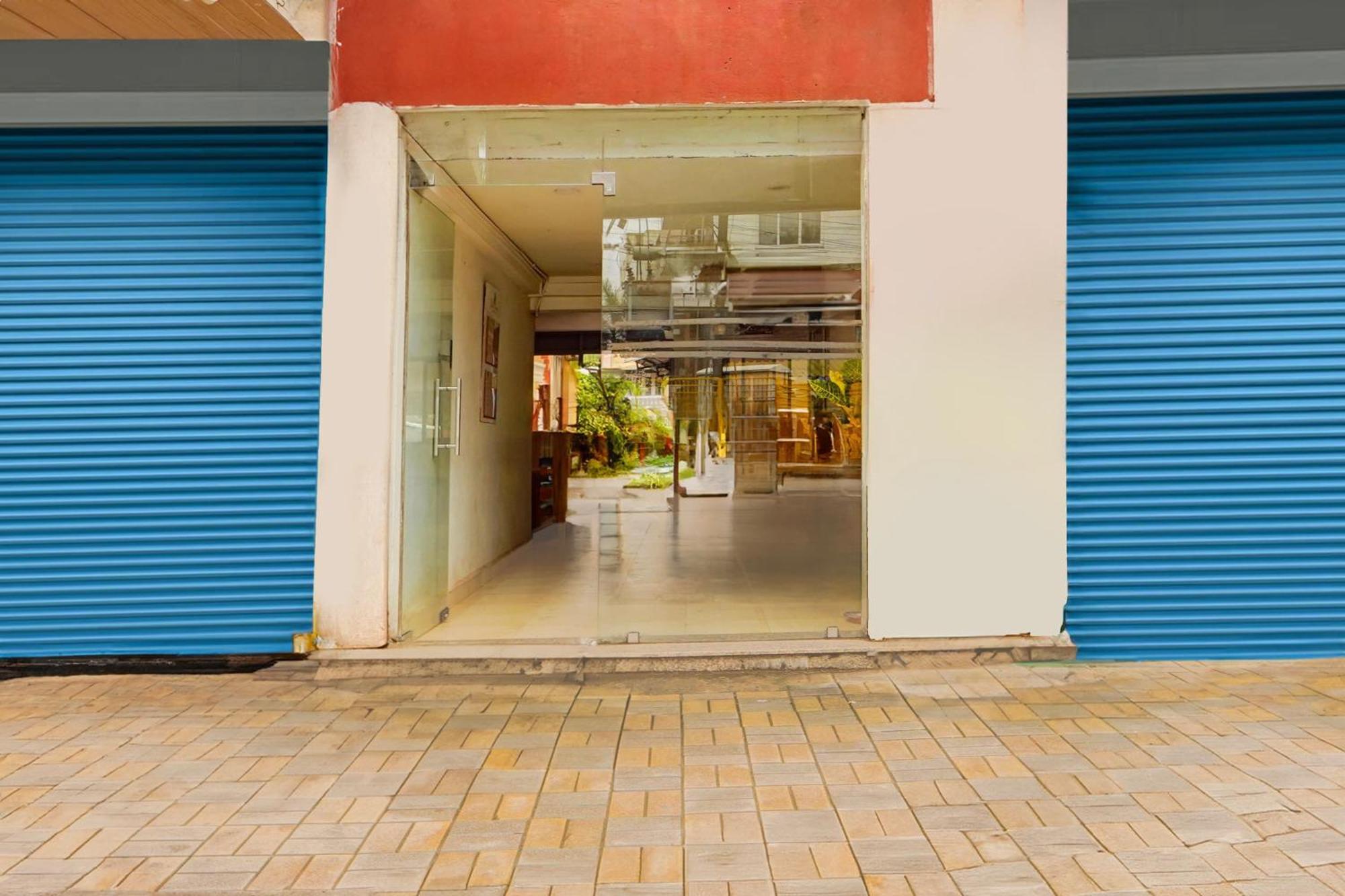 Super Townhouse - Baga Circle Formerly Park Avenue