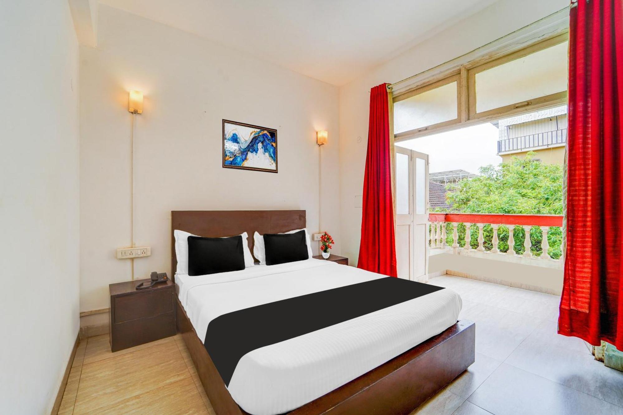 Super Townhouse - Baga Circle Formerly Park Avenue